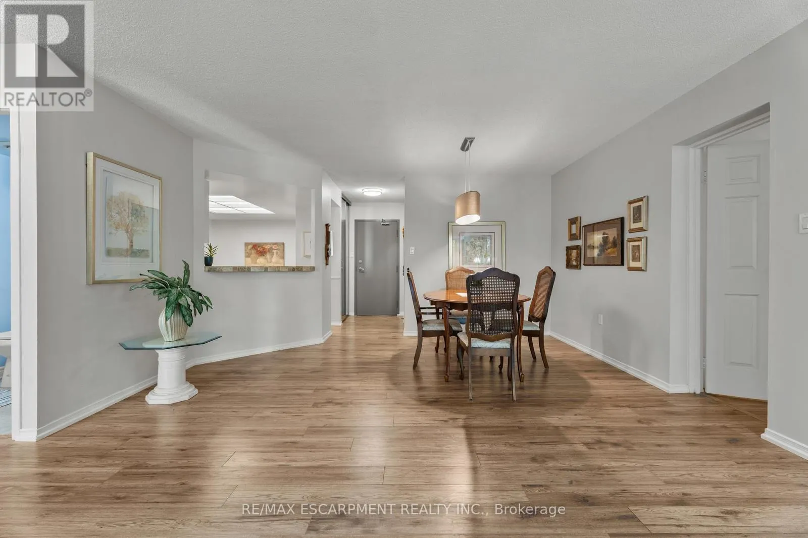 302 - 1201 NORTH SHORE BOULEVARD E