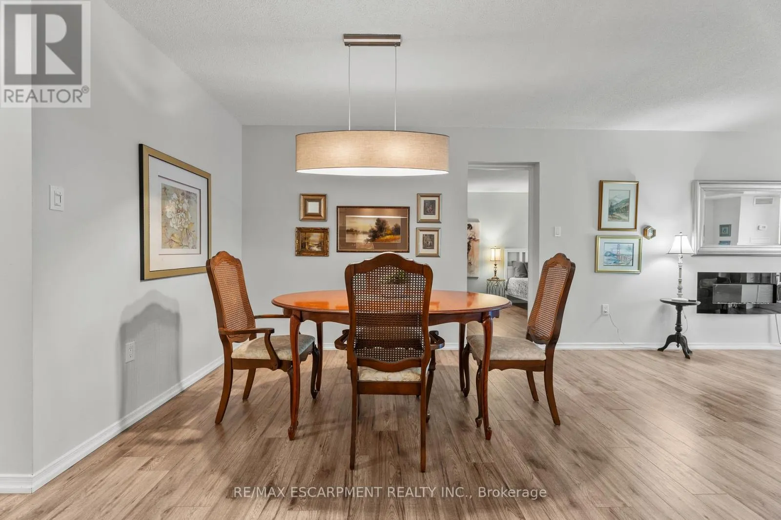 302 - 1201 NORTH SHORE BOULEVARD E