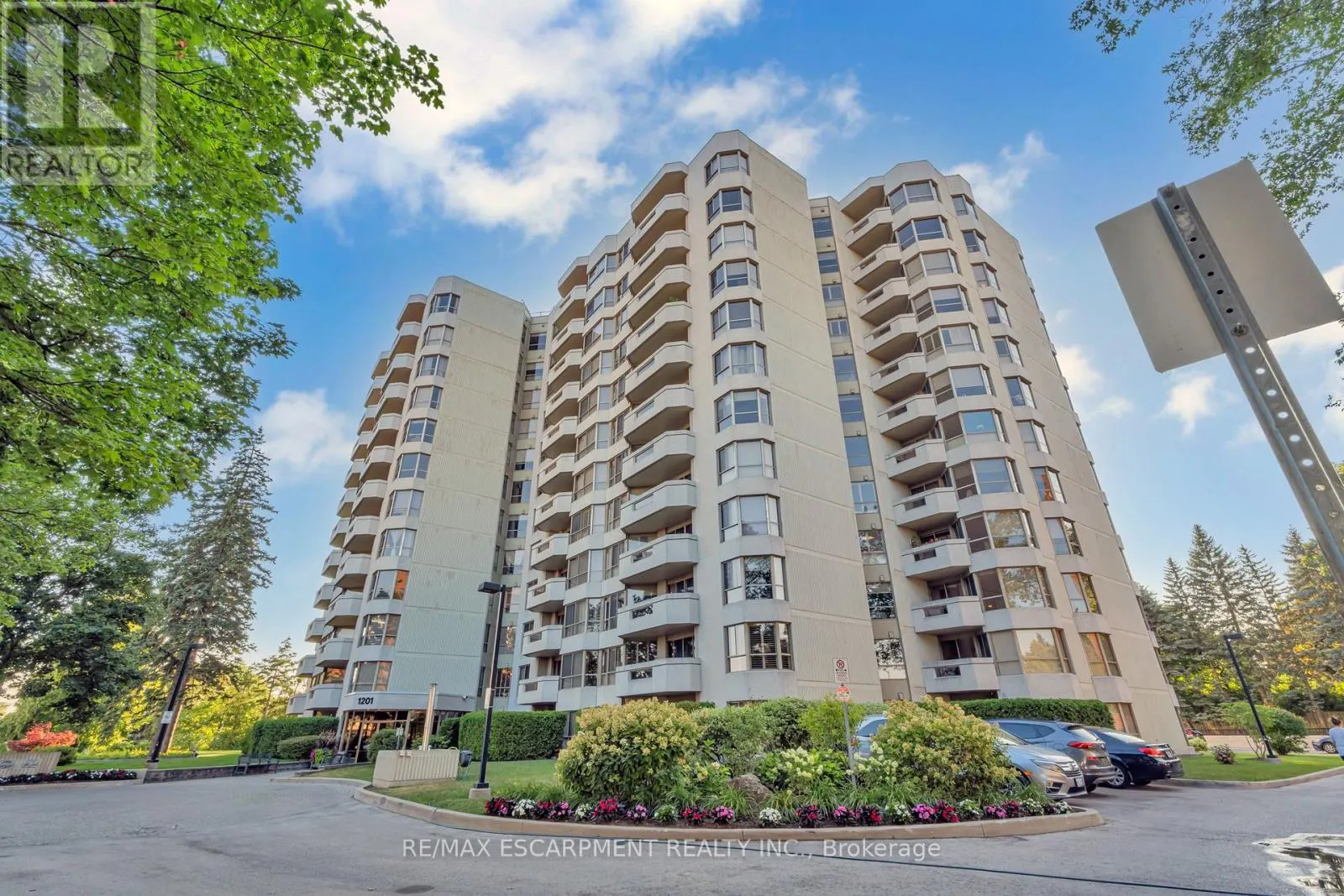 302 - 1201 NORTH SHORE BOULEVARD E