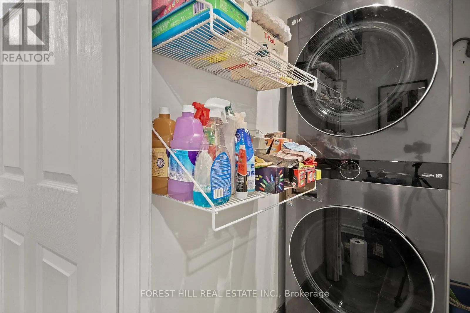 1029 - 5233 DUNDAS STREET W