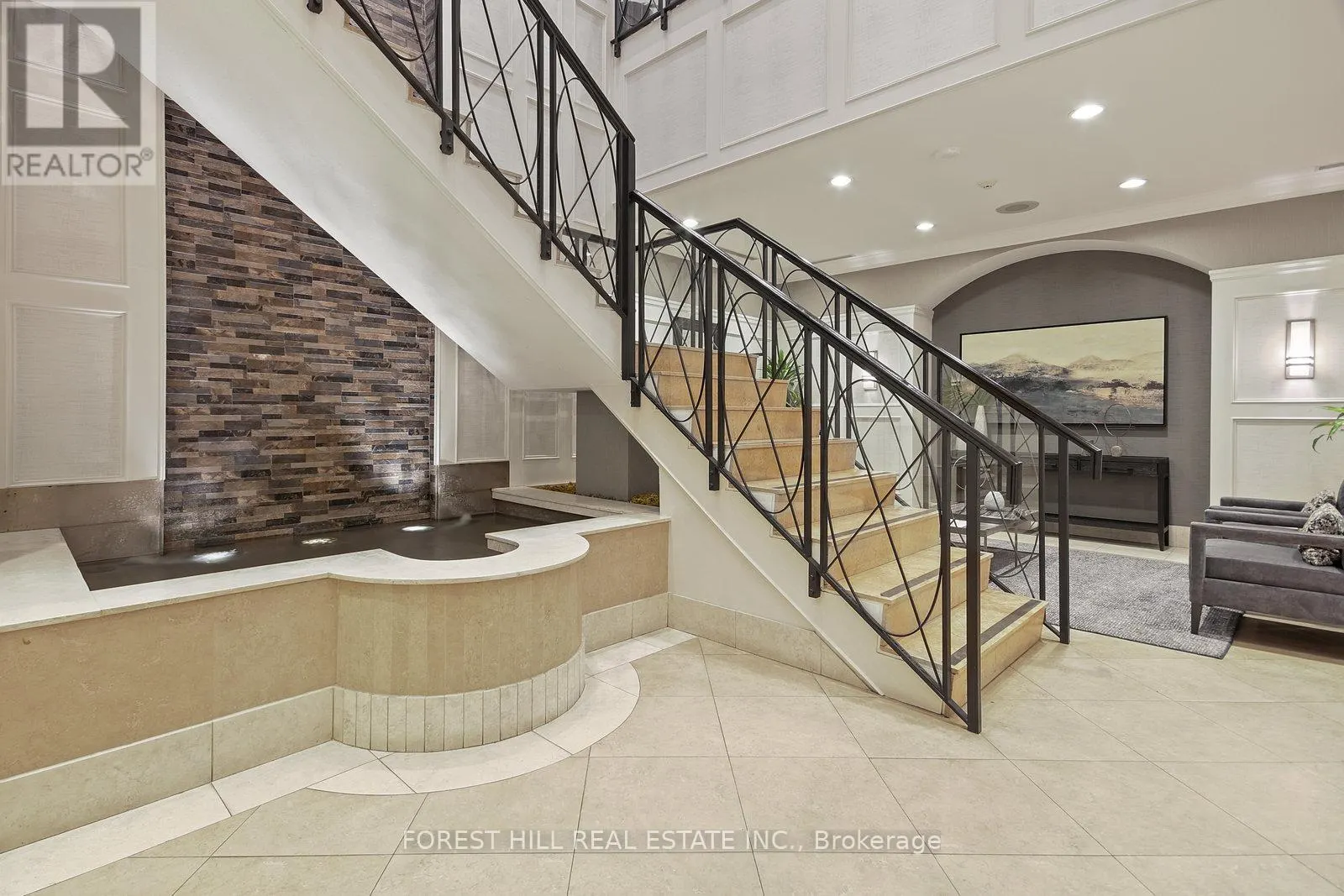 1029 - 5233 DUNDAS STREET W