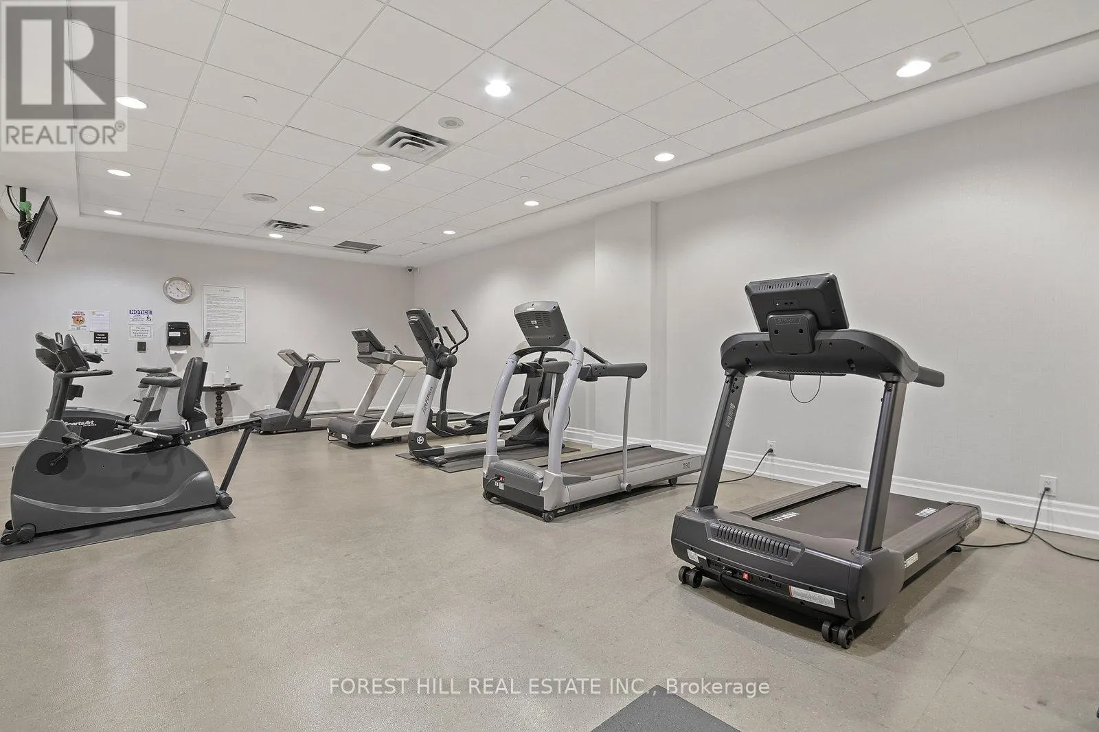 1029 - 5233 DUNDAS STREET W