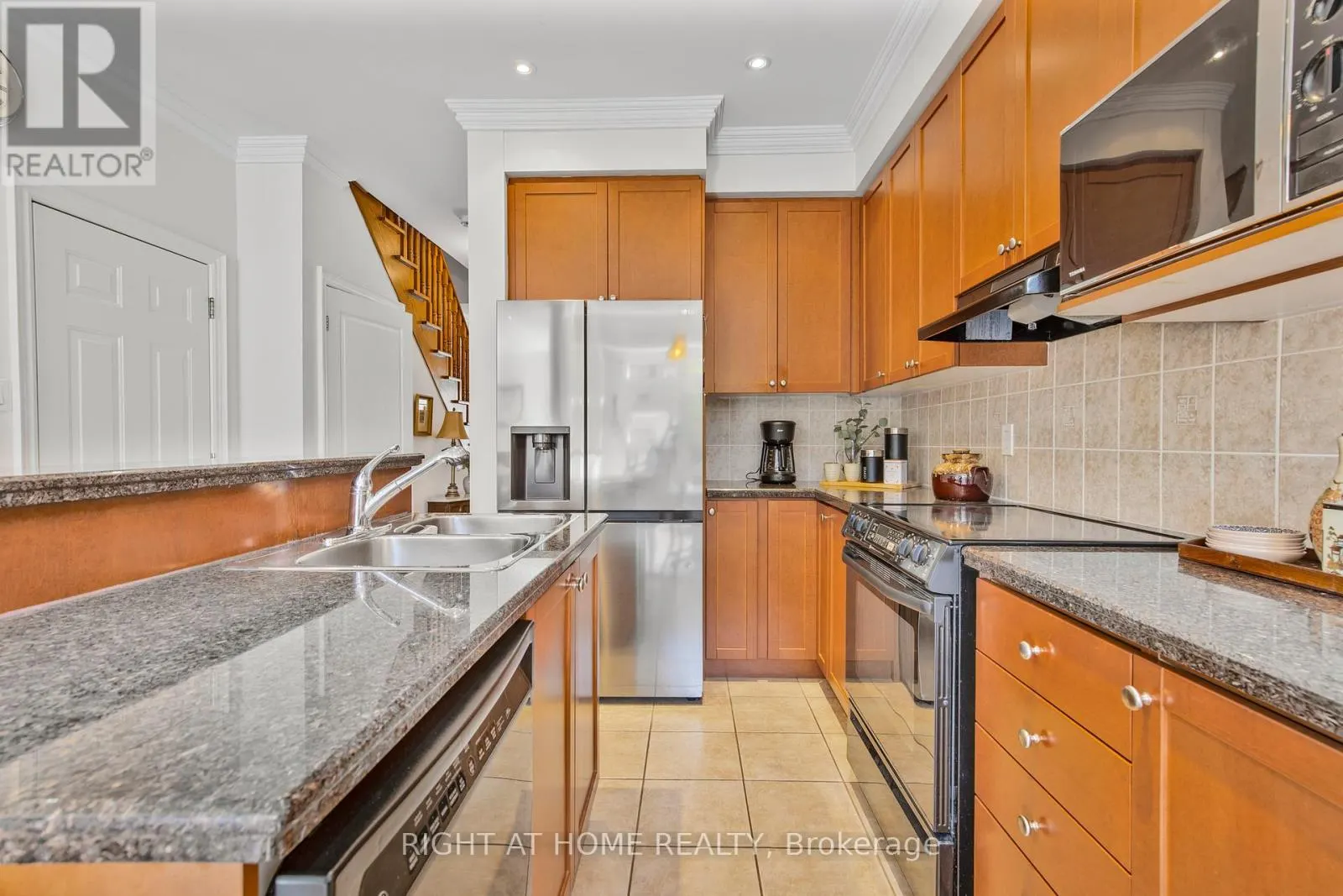 3351 HAYHURST CRESCENT