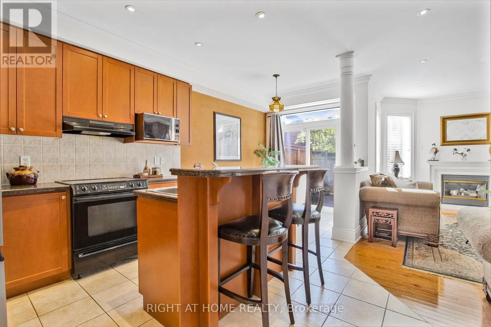 3351 HAYHURST CRESCENT