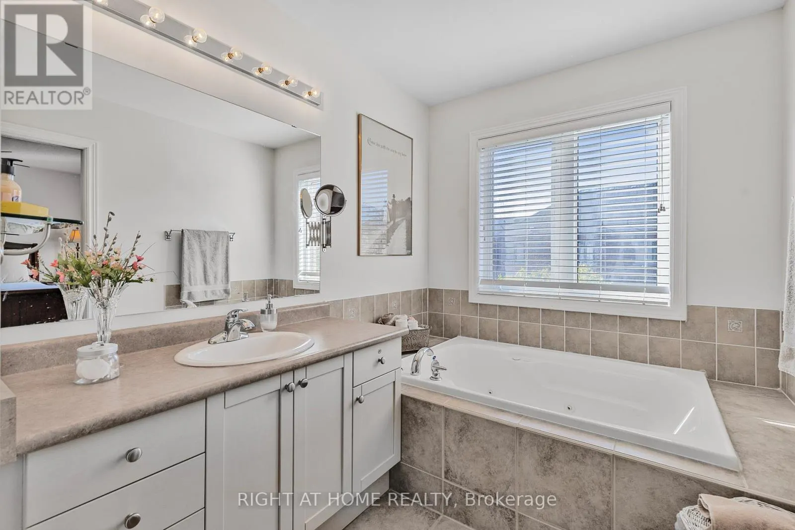 3351 HAYHURST CRESCENT