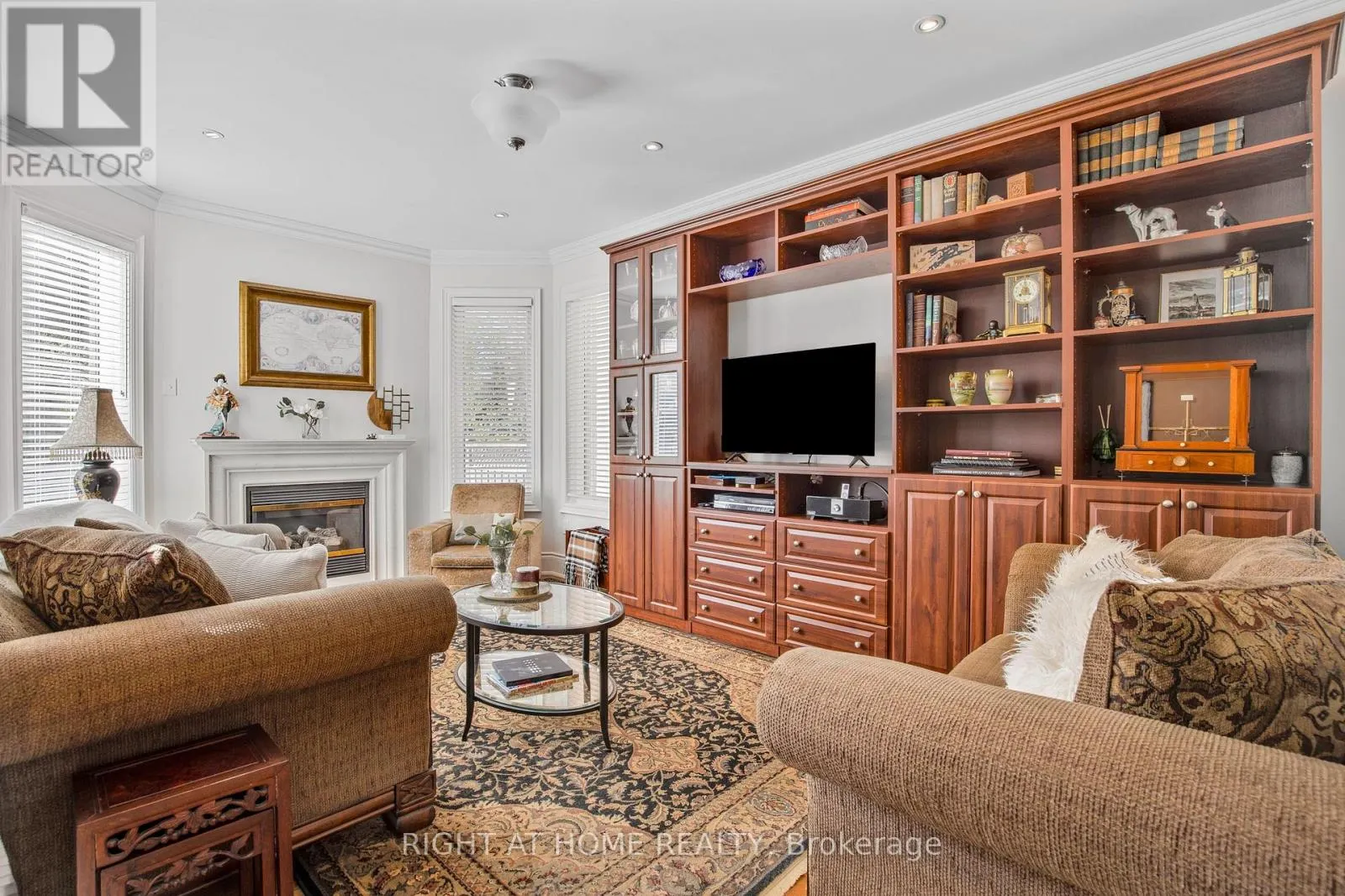 3351 HAYHURST CRESCENT