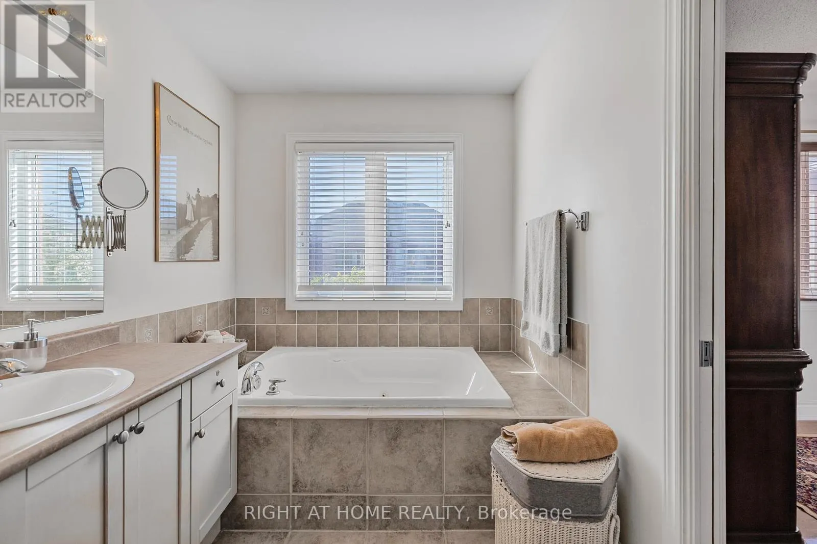 3351 HAYHURST CRESCENT