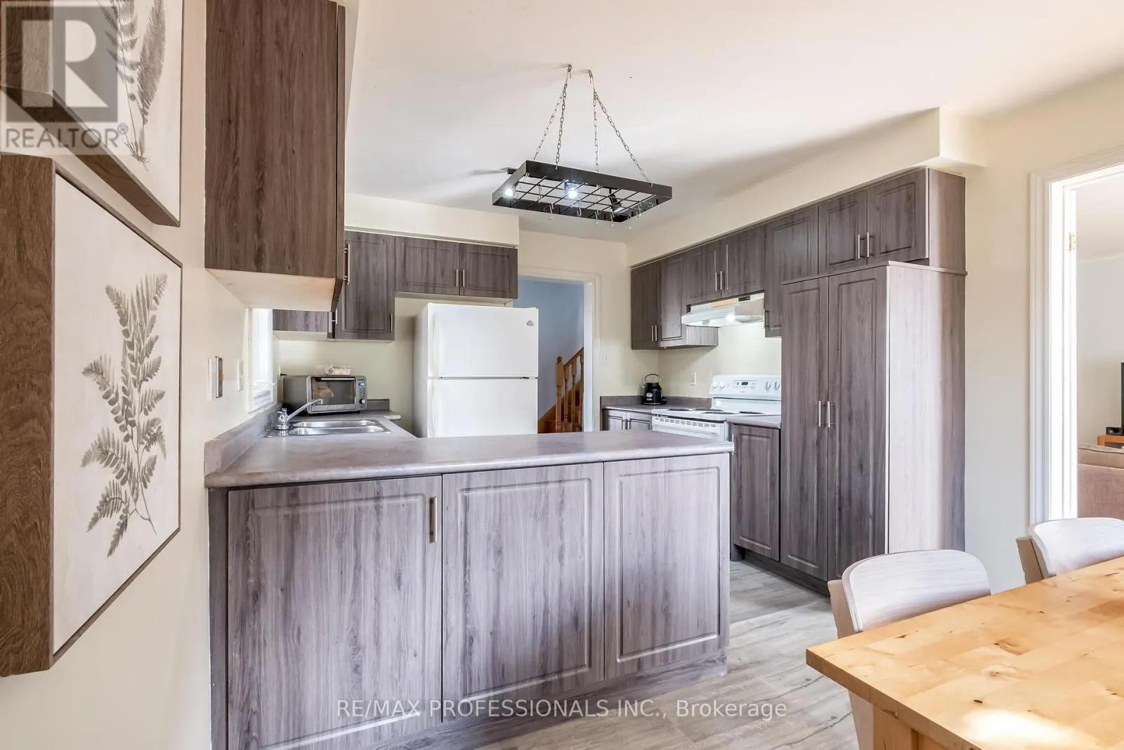 65 HICKORYBUSH AVENUE