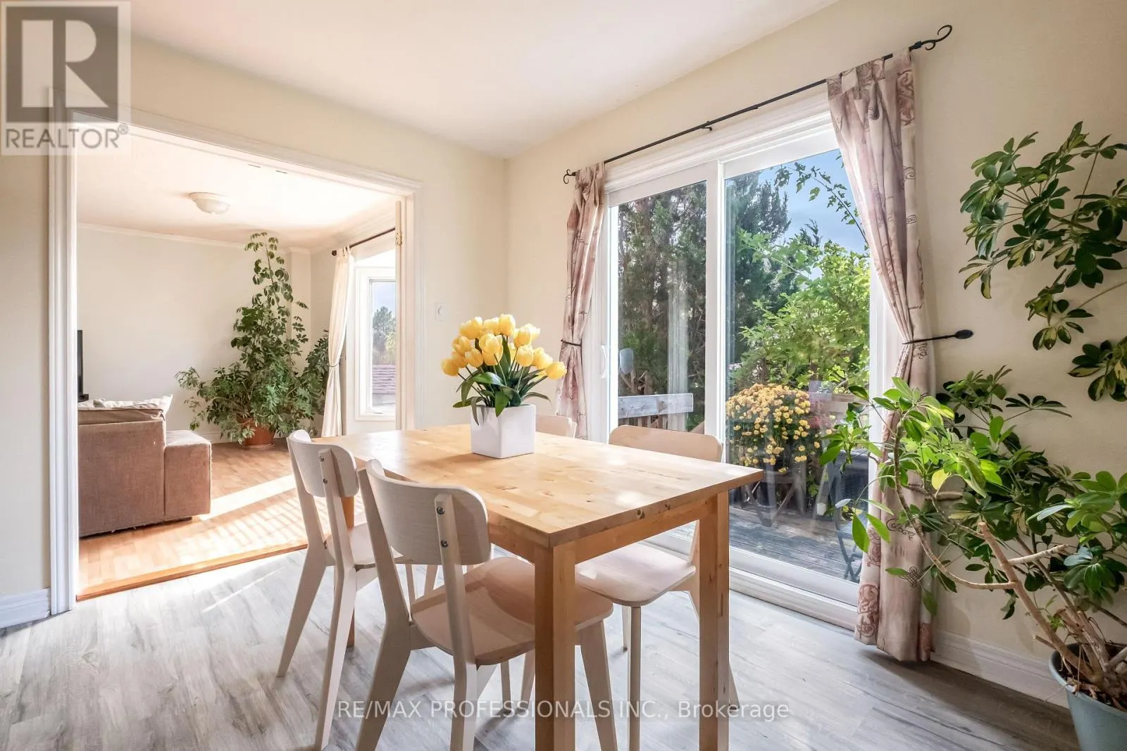 65 HICKORYBUSH AVENUE