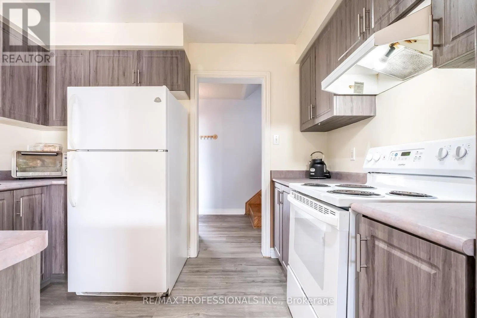 65 HICKORYBUSH AVENUE