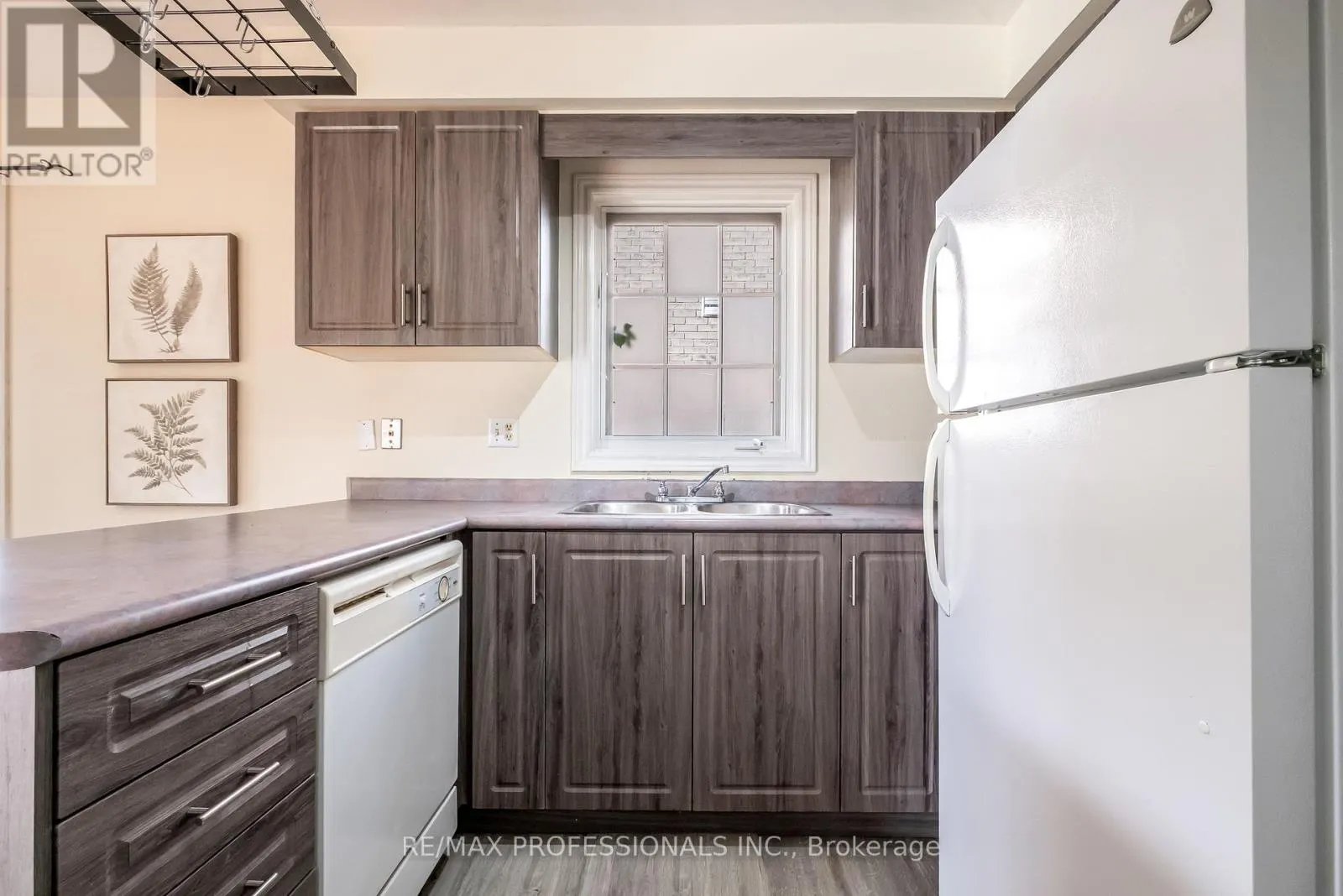 65 HICKORYBUSH AVENUE