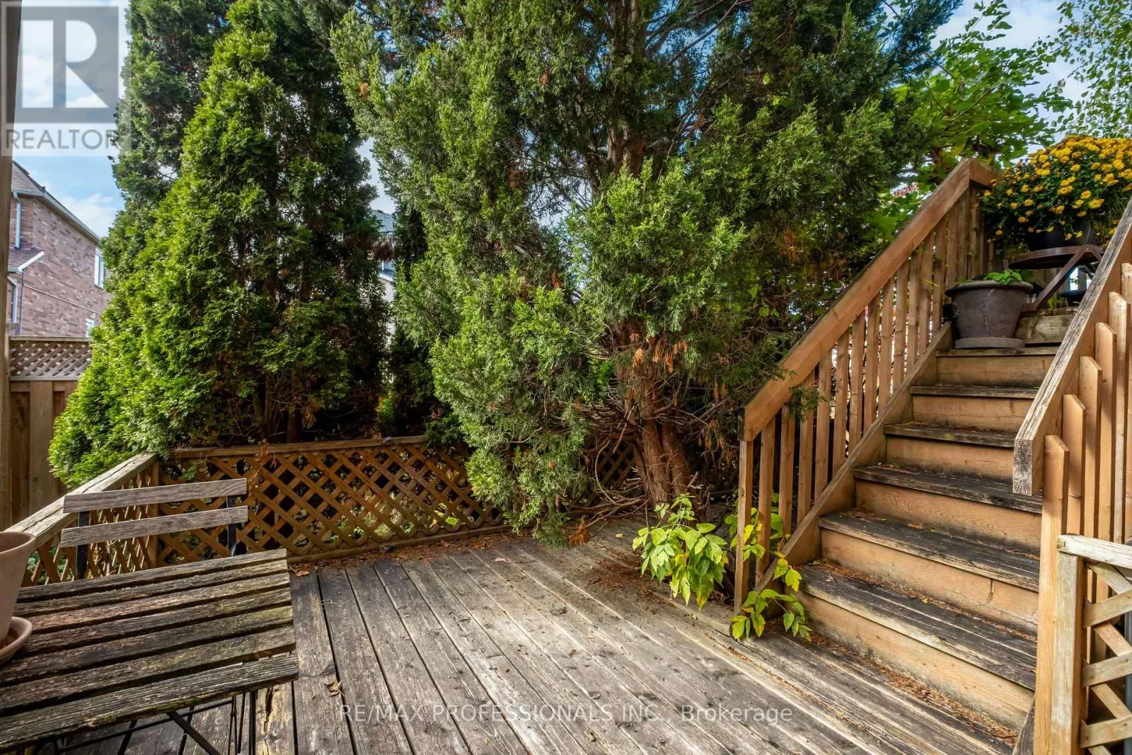 65 HICKORYBUSH AVENUE