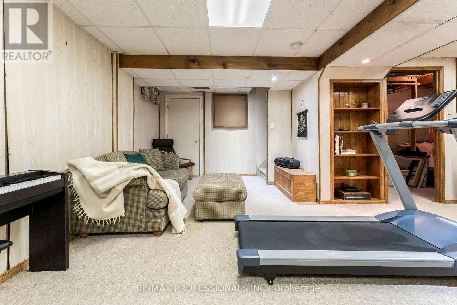 65 HICKORYBUSH AVENUE