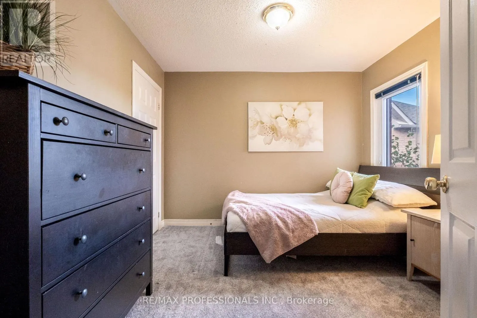 65 HICKORYBUSH AVENUE