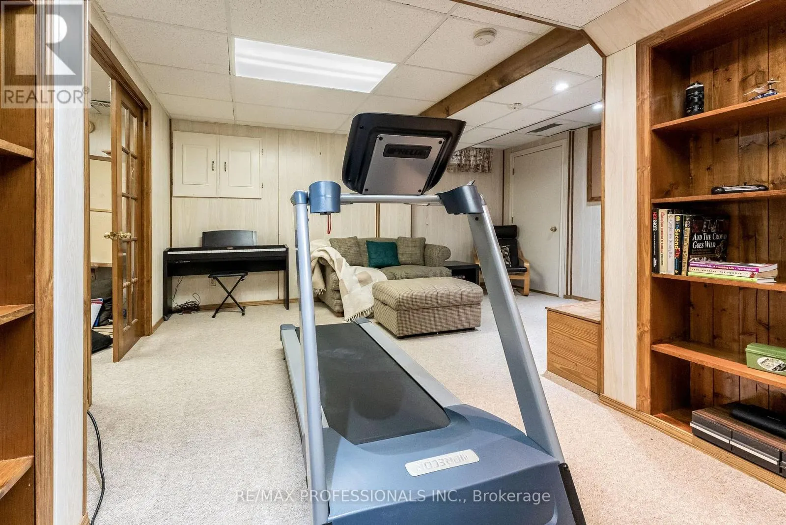 65 HICKORYBUSH AVENUE