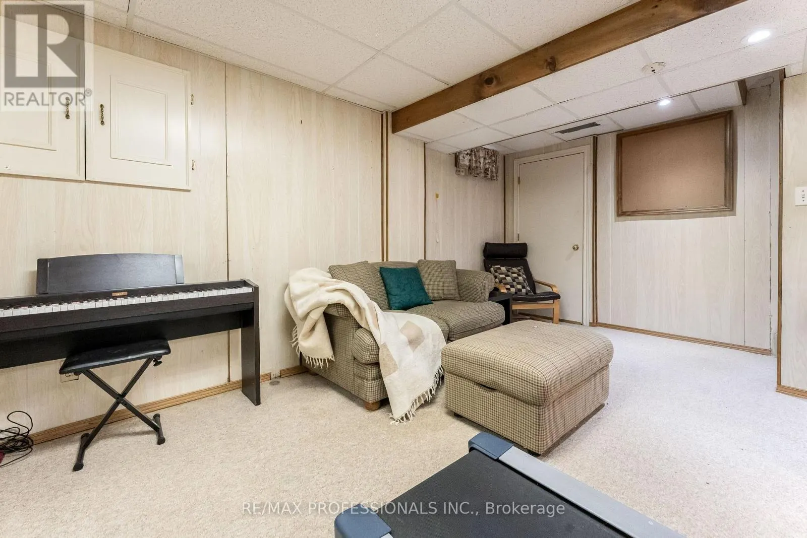 65 HICKORYBUSH AVENUE