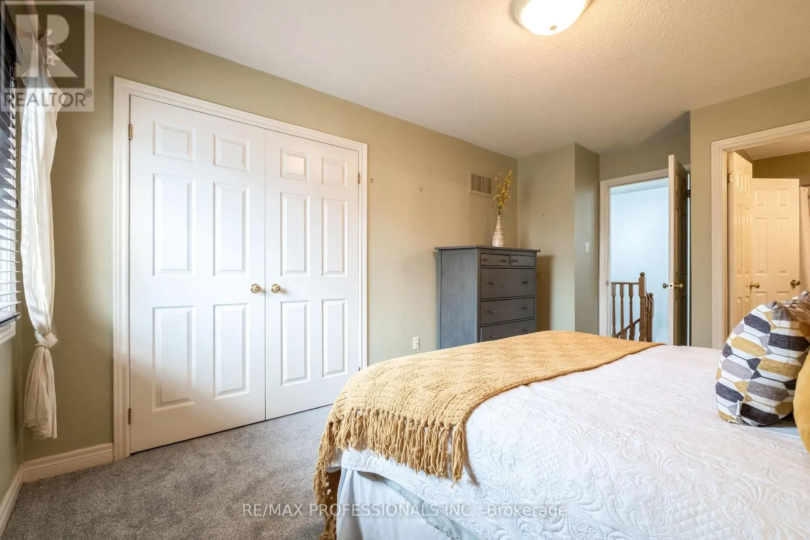 65 HICKORYBUSH AVENUE