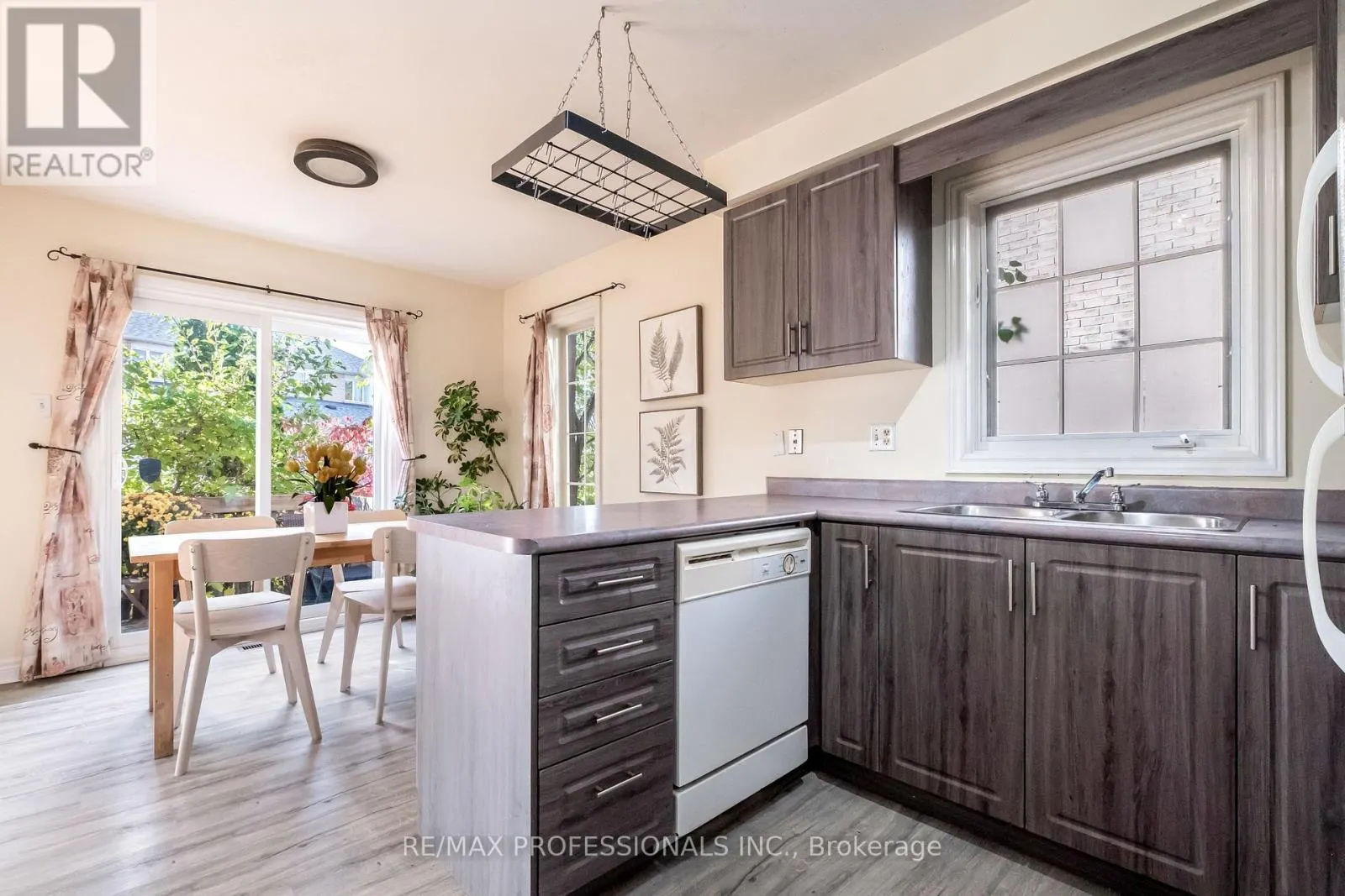 65 HICKORYBUSH AVENUE