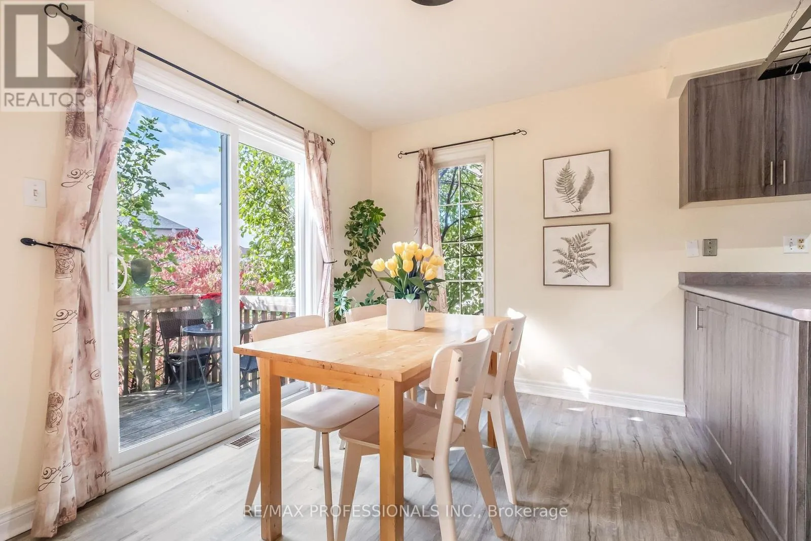 65 HICKORYBUSH AVENUE