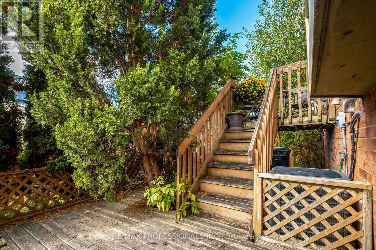 65 HICKORYBUSH AVENUE