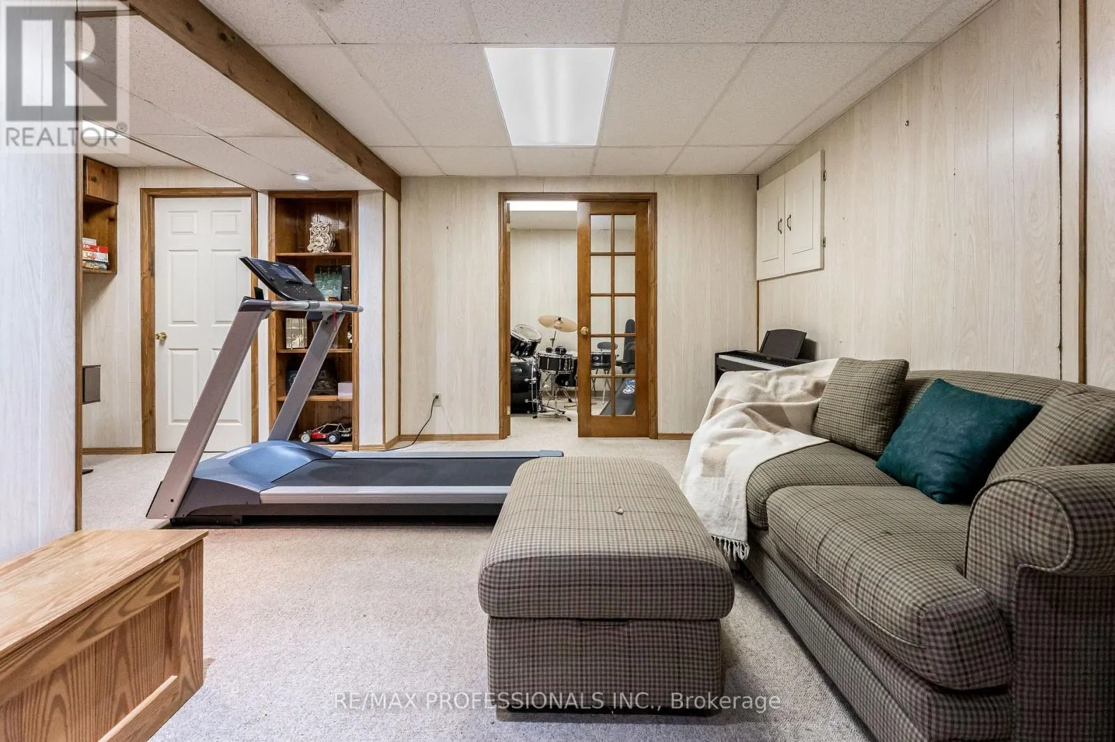 65 HICKORYBUSH AVENUE