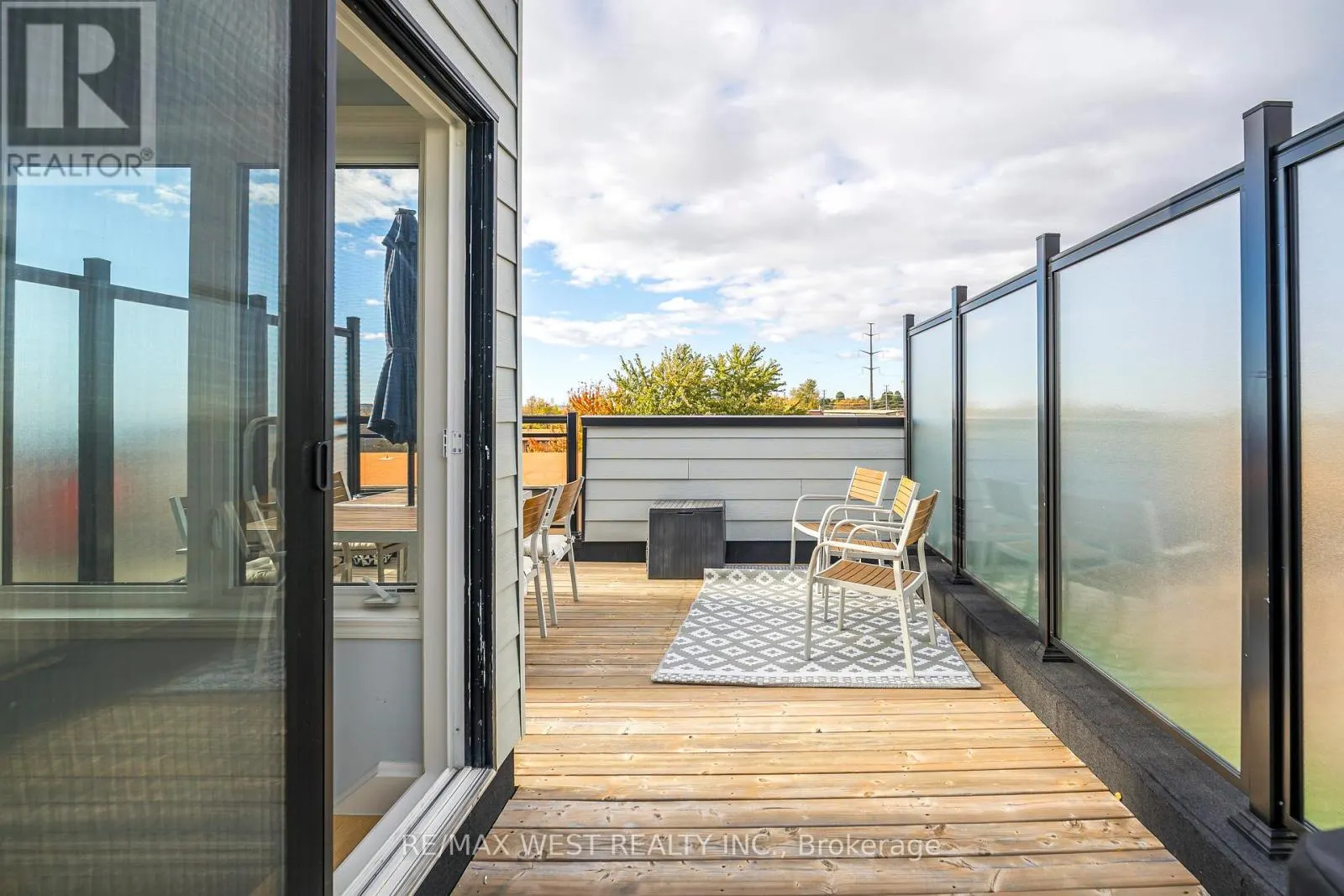 12 - 2285 MCNAB LANE