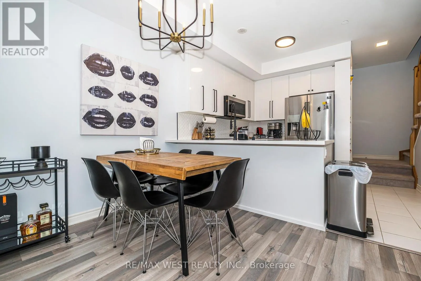 12 - 2285 MCNAB LANE