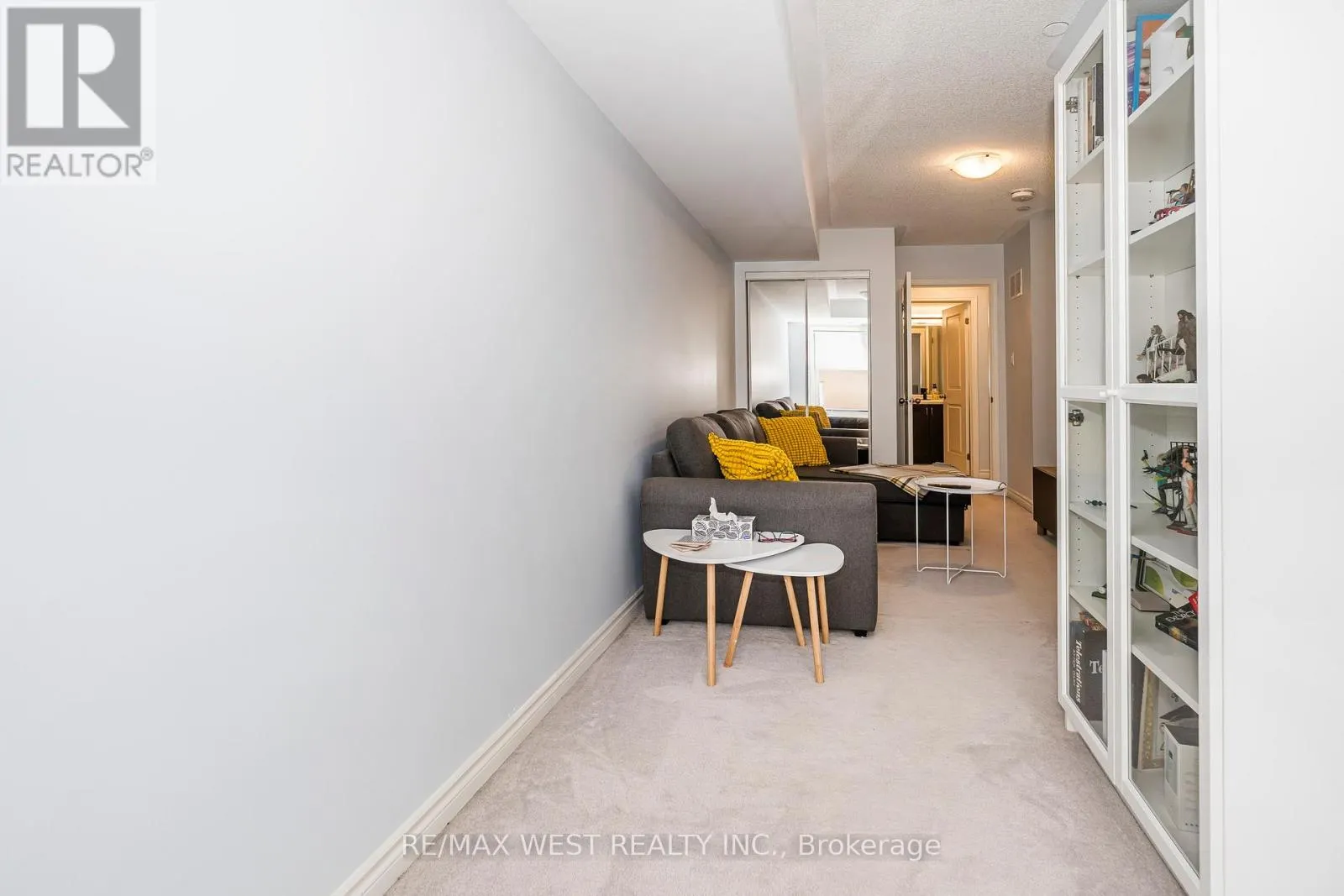 12 - 2285 MCNAB LANE