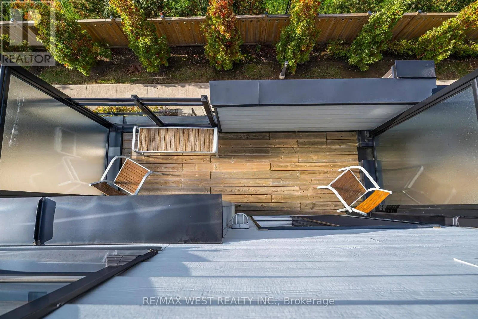 12 - 2285 MCNAB LANE