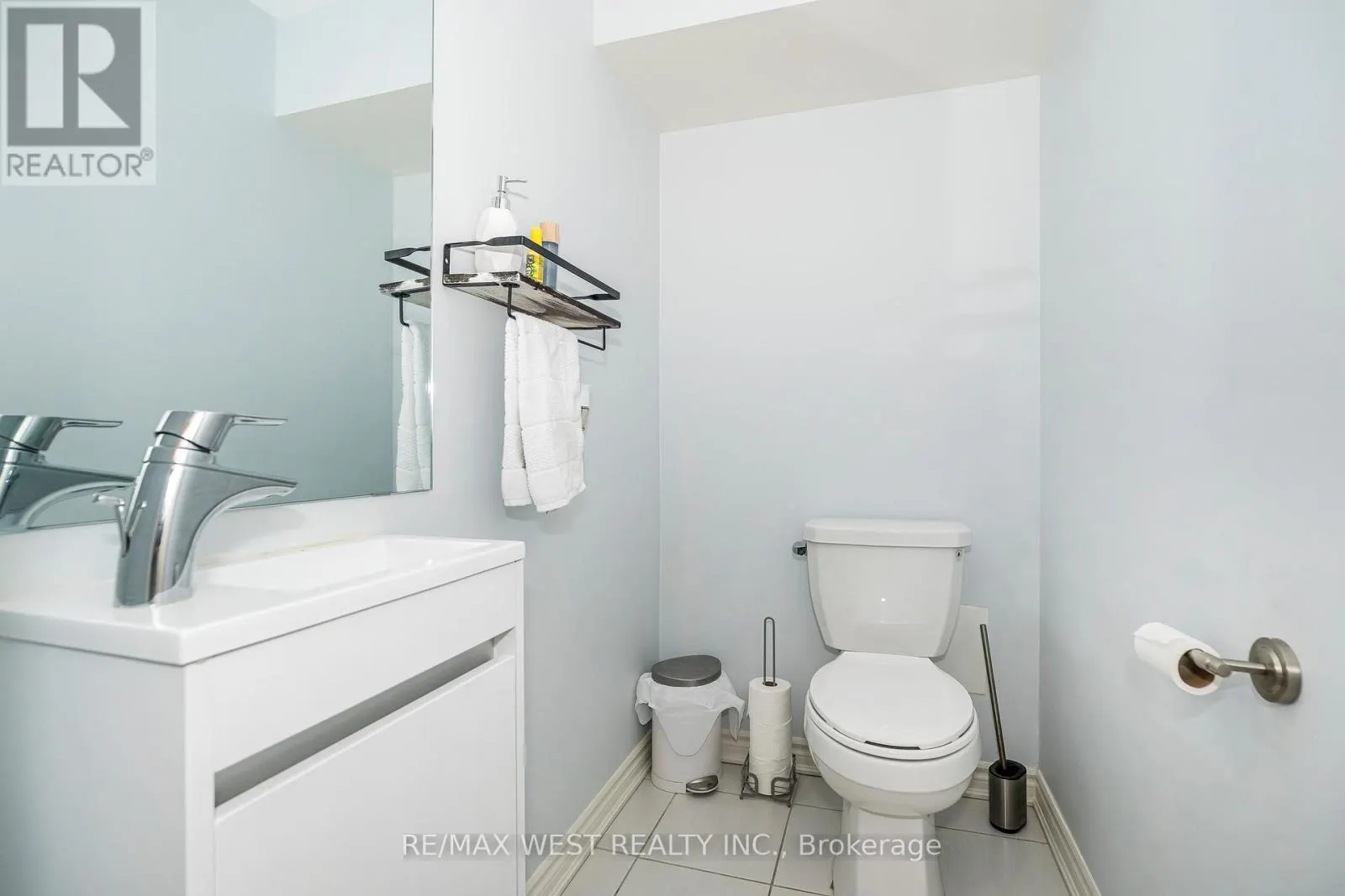 12 - 2285 MCNAB LANE