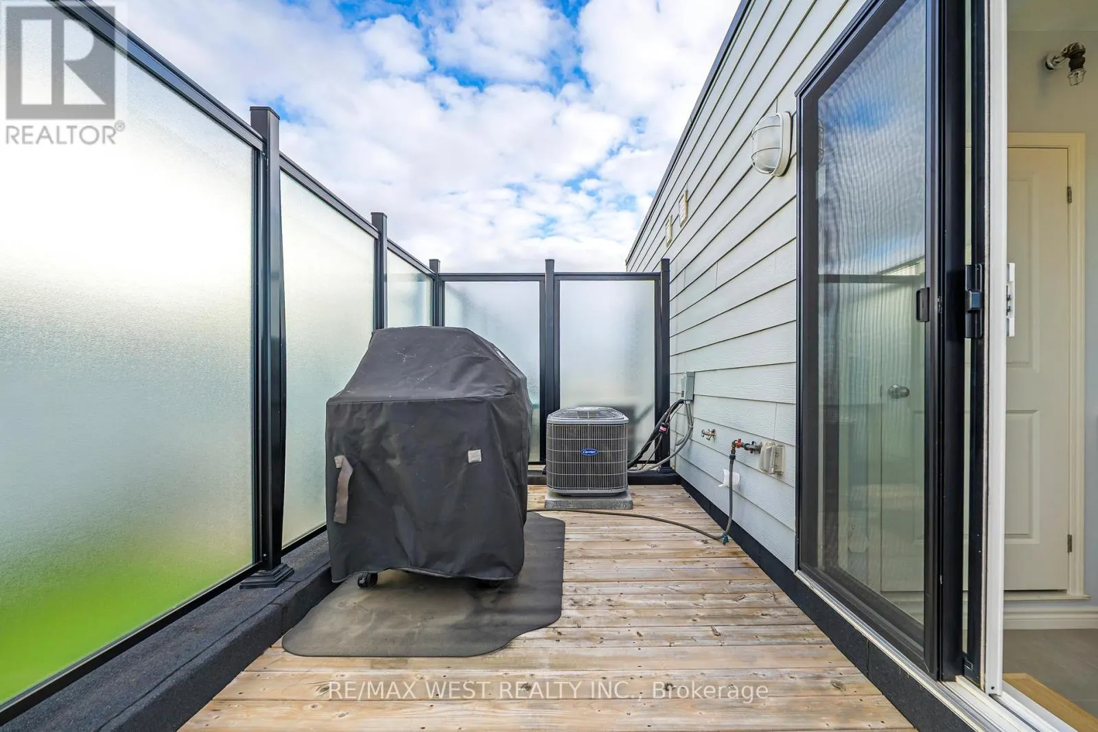 12 - 2285 MCNAB LANE