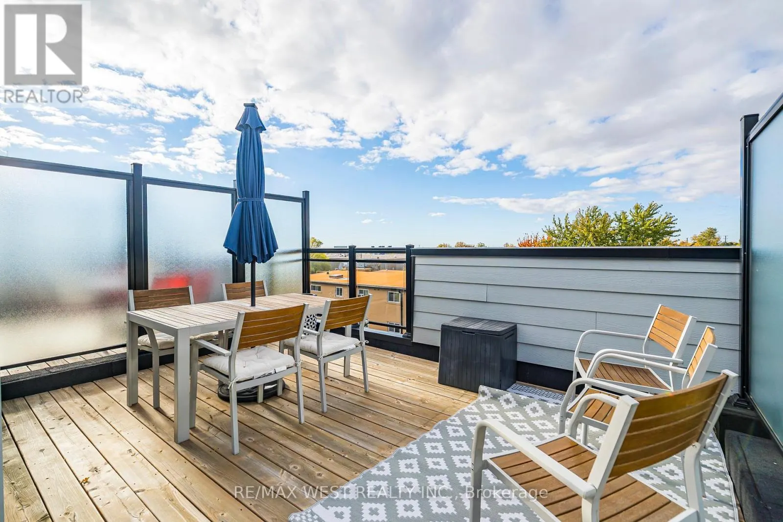 12 - 2285 MCNAB LANE