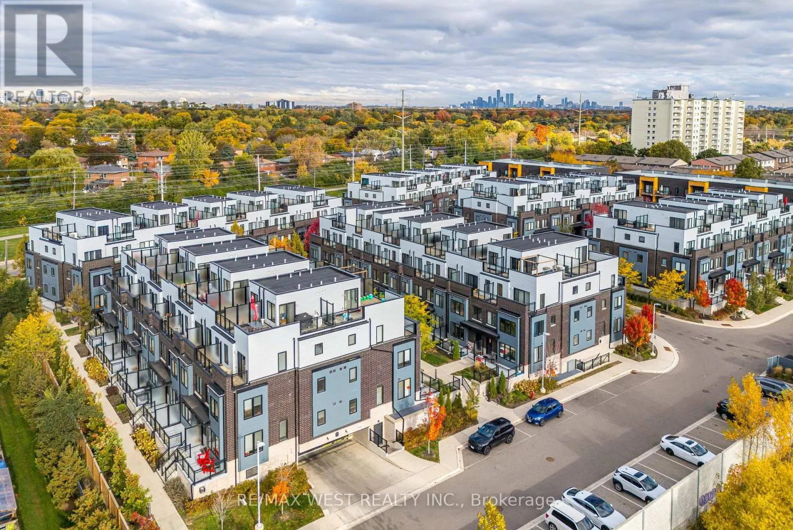 12 - 2285 MCNAB LANE