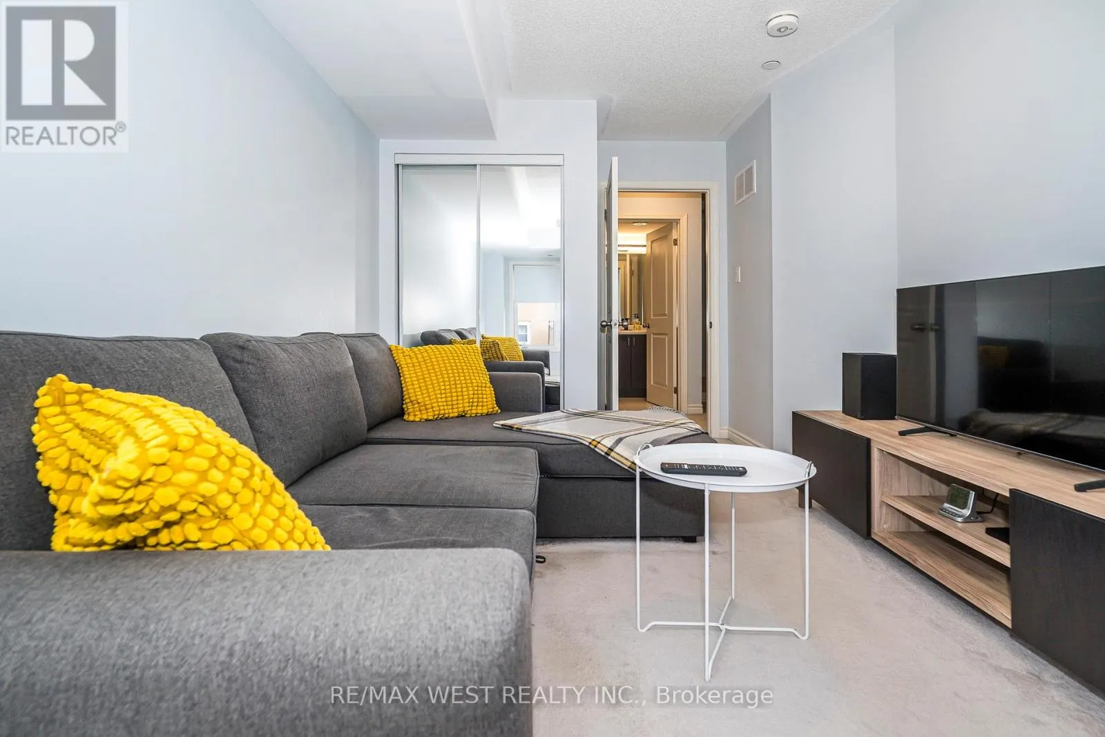 12 - 2285 MCNAB LANE