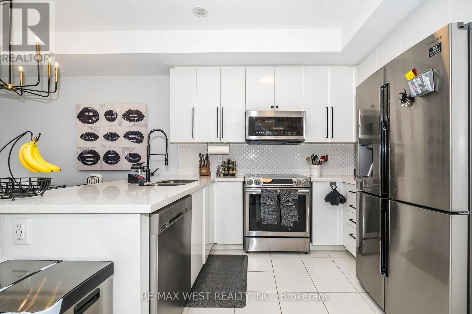 12 - 2285 MCNAB LANE