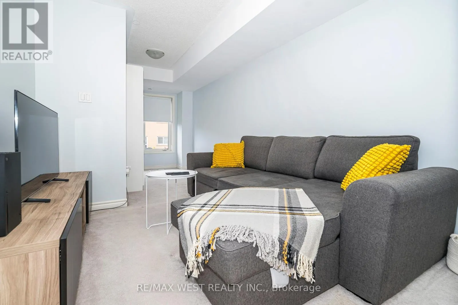 12 - 2285 MCNAB LANE