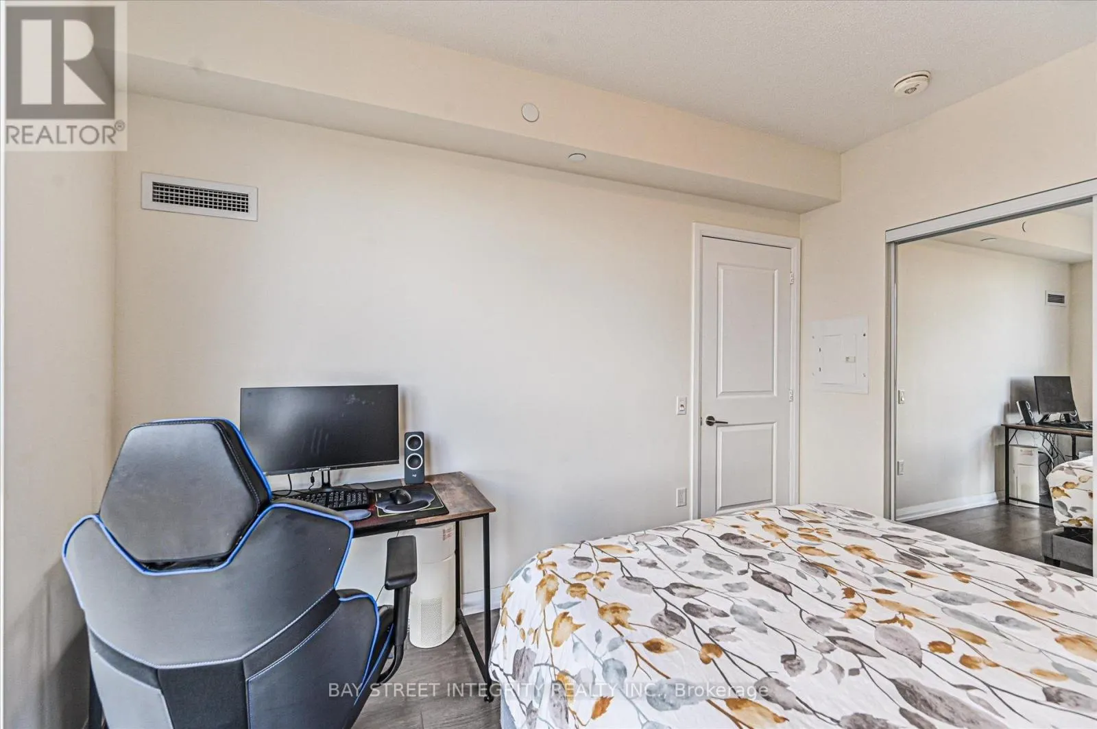 2719 - 35 WATERGARDEN DRIVE