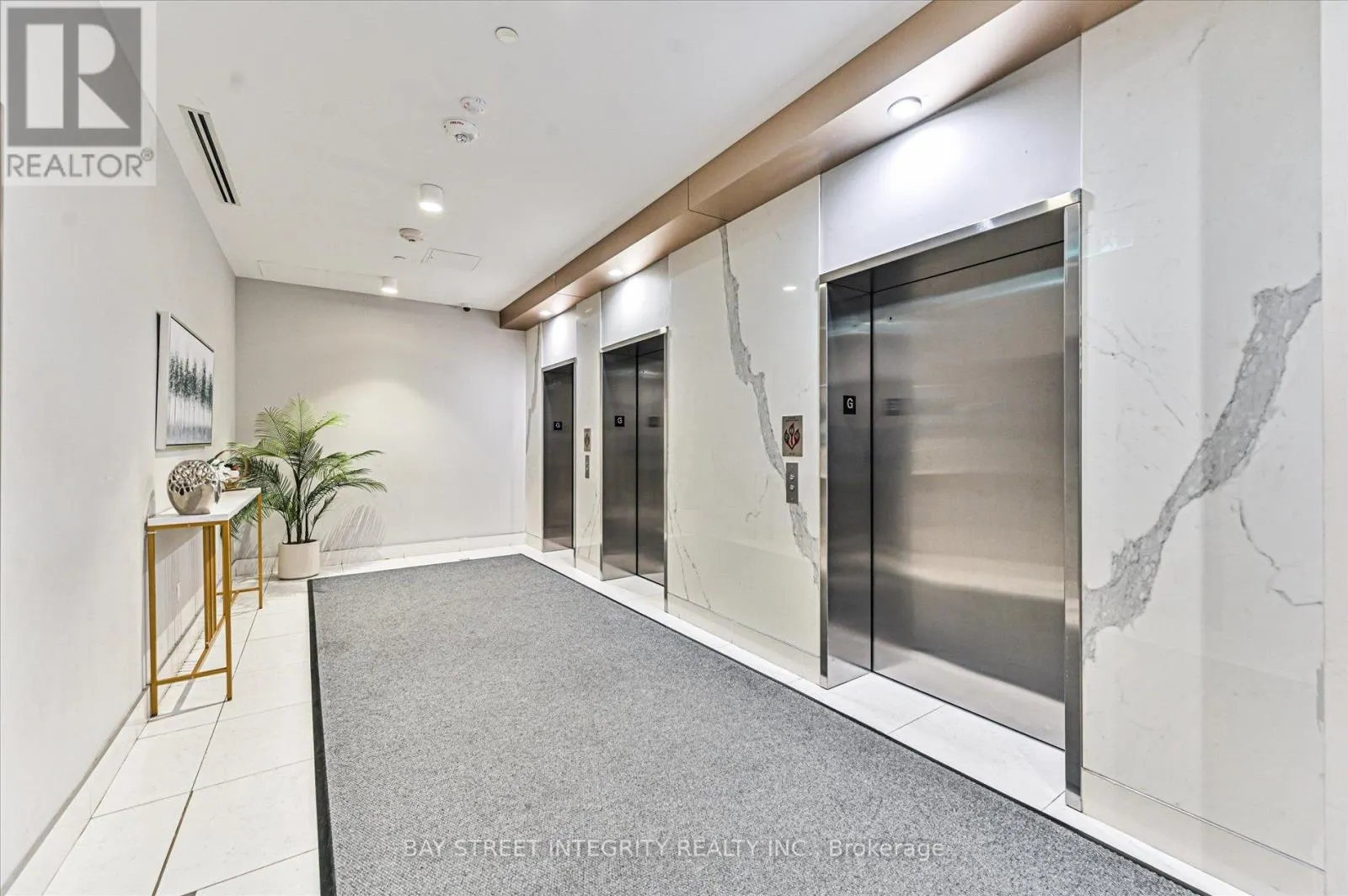 2719 - 35 WATERGARDEN DRIVE