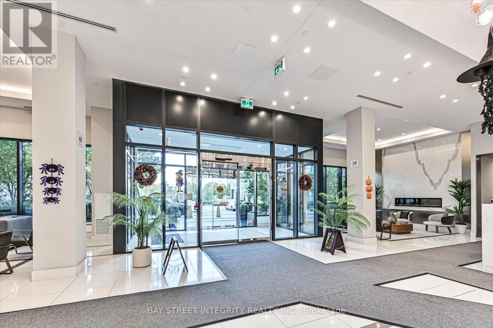 2719 - 35 WATERGARDEN DRIVE