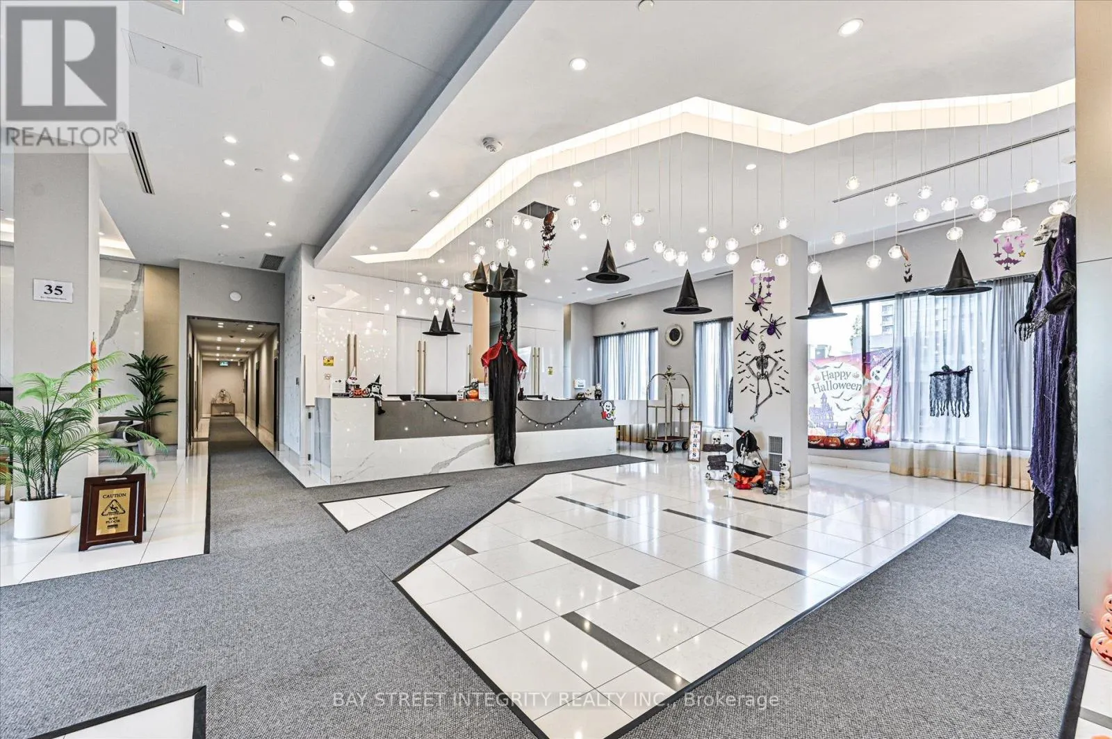 2719 - 35 WATERGARDEN DRIVE