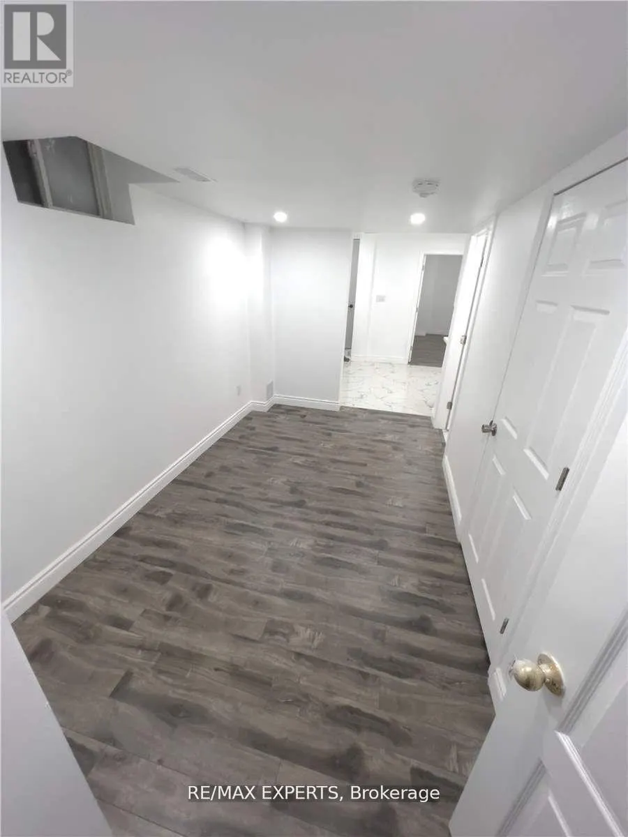 BSMT - 43 JINGLE CRESCENT