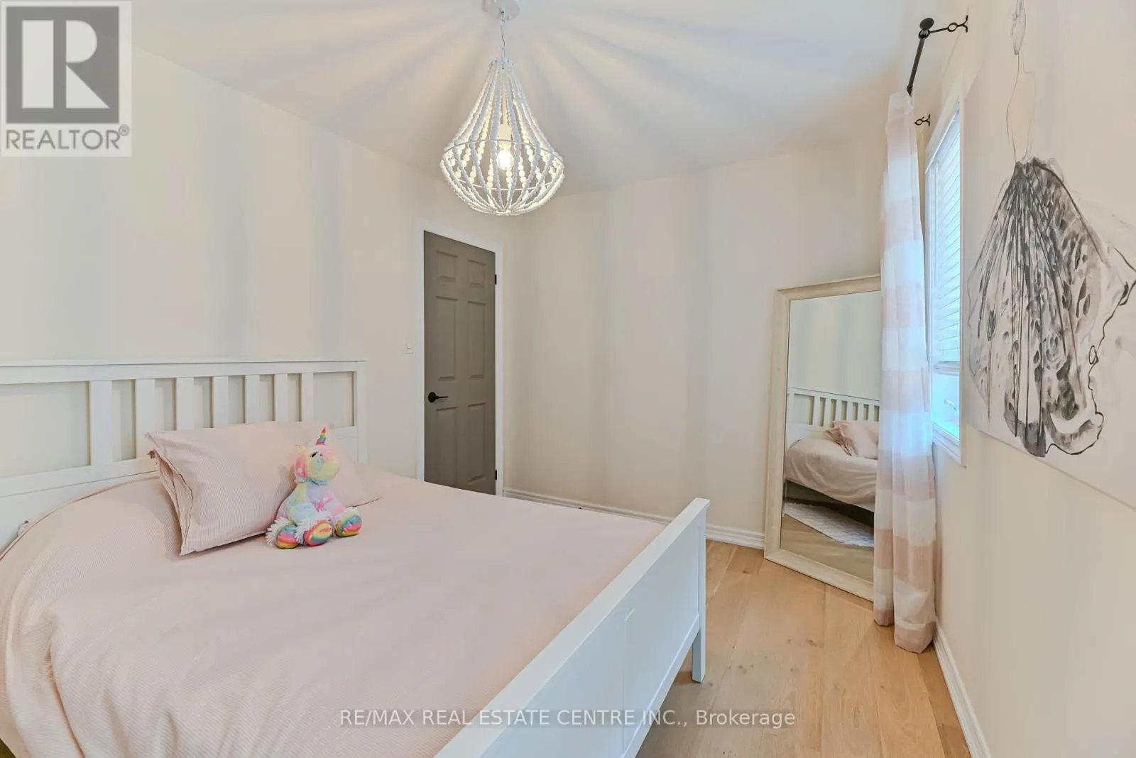 2498 LONGRIDGE CRESCENT