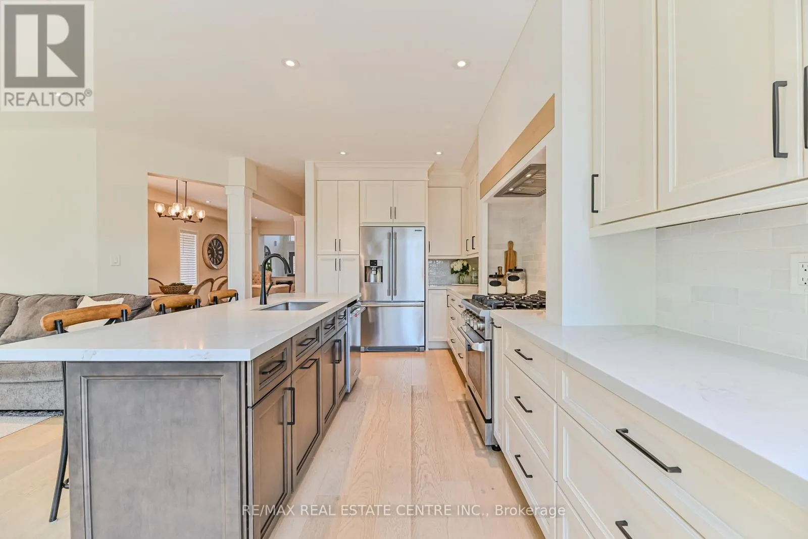 2498 LONGRIDGE CRESCENT