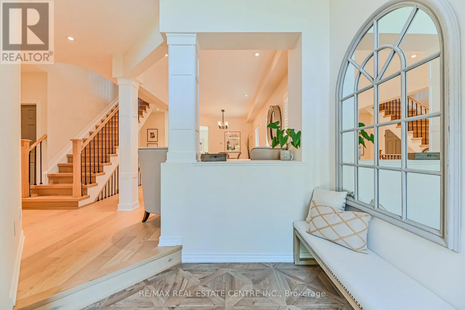 2498 LONGRIDGE CRESCENT