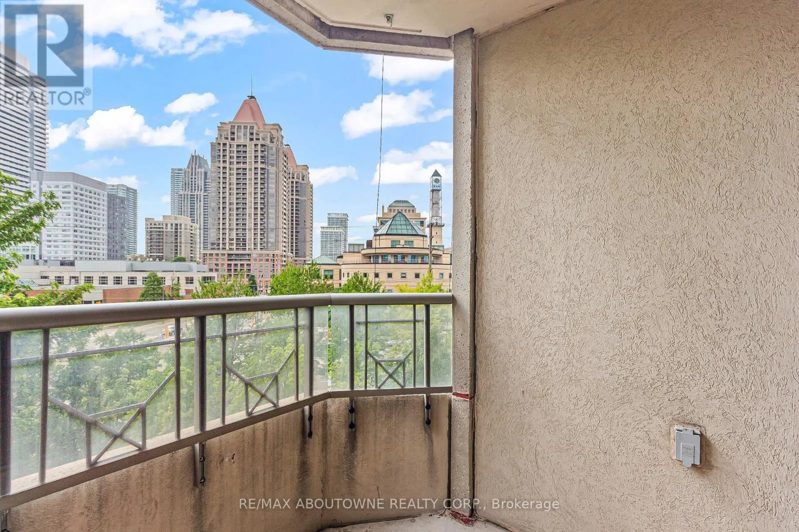 401 - 310 BURNHAMTHORPE ROAD W