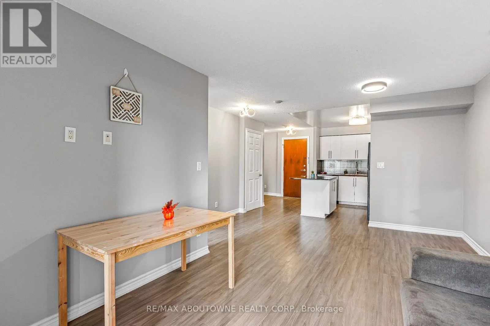 401 - 310 BURNHAMTHORPE ROAD W