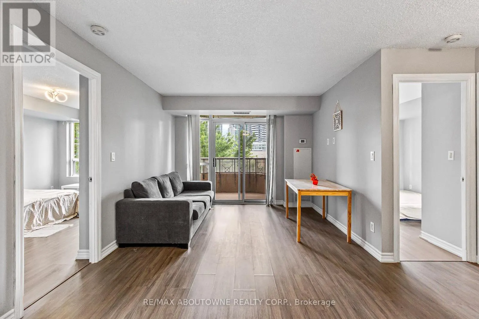 401 - 310 BURNHAMTHORPE ROAD W