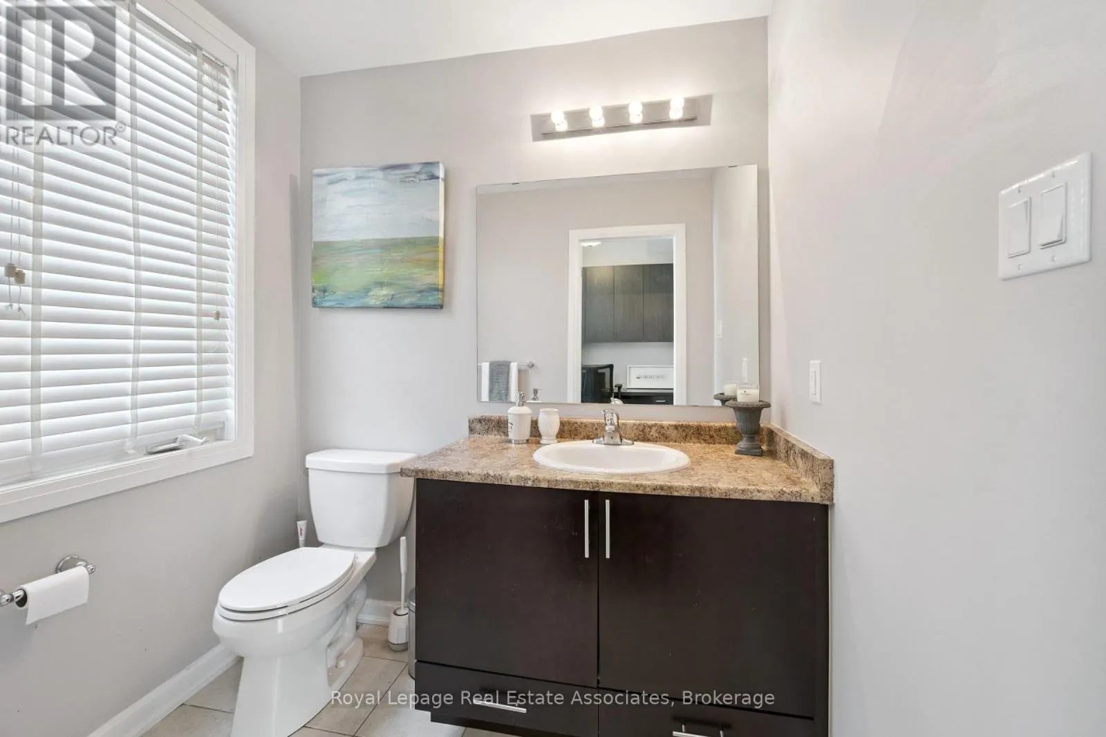 71 - 165 HAMPSHIRE WAY