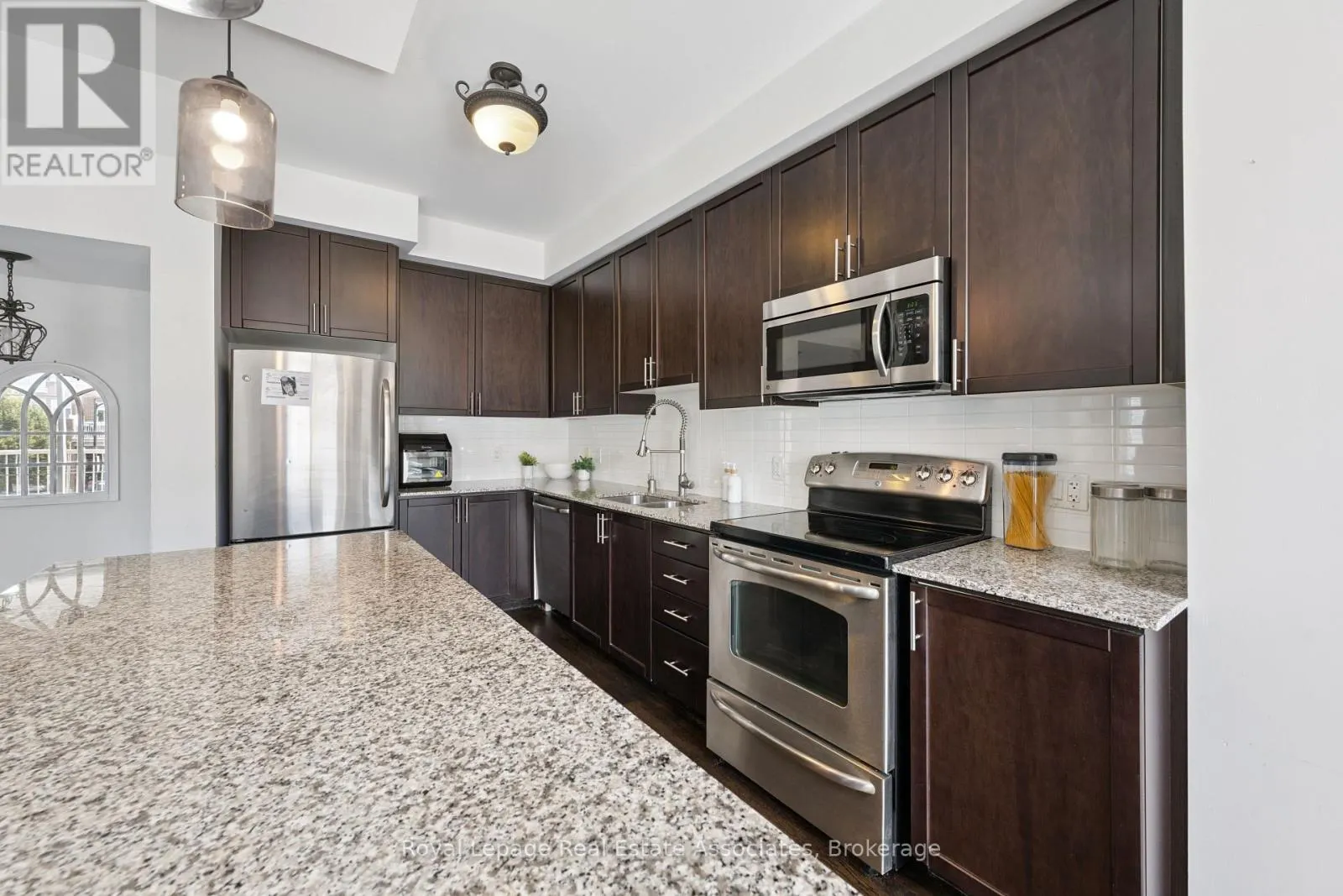 71 - 165 HAMPSHIRE WAY