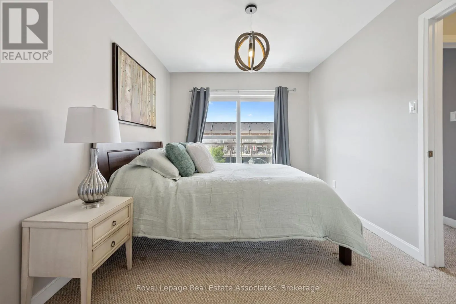 71 - 165 HAMPSHIRE WAY